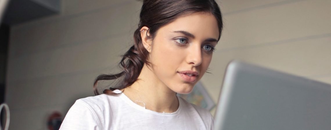 attractive-beautiful-beauty-1024403